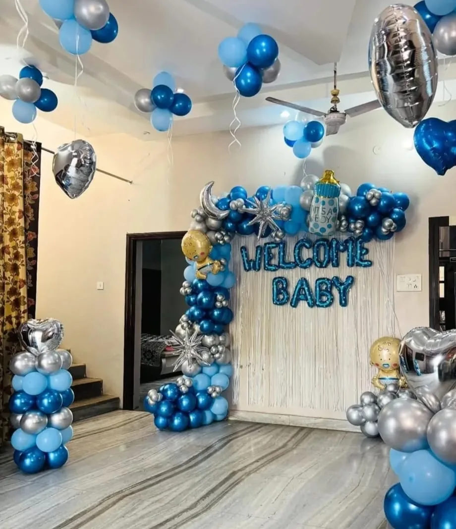 Blue balloons welcome baby bedroom decoration
